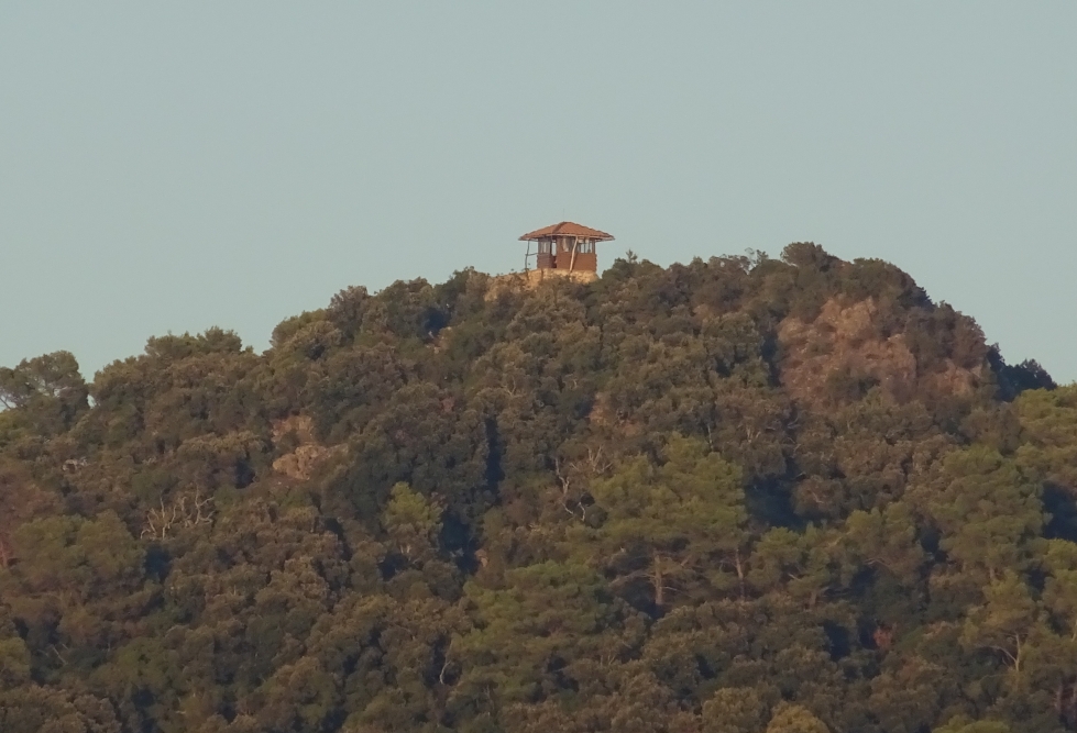Opazovalnica na vrhu hriba Montokuc
